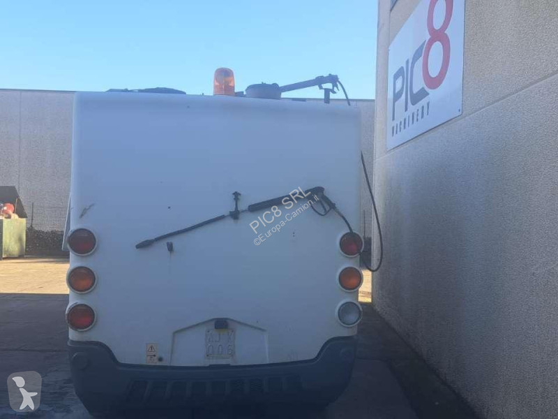 Veicolo per la pulizia delle strade Unieco 40.6T