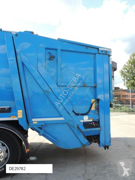 آلة لصيانة الطرق Volvo FE 320 62TR
