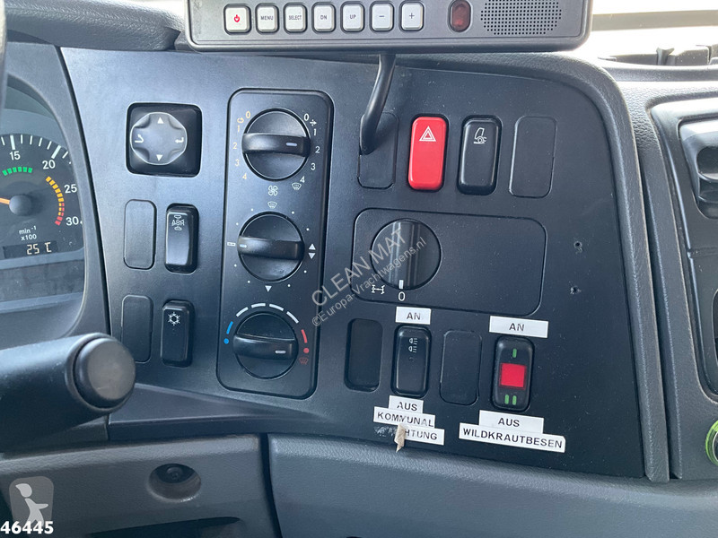 آلة لصيانة الطرق Mercedes 1324 Johnston VT 650...