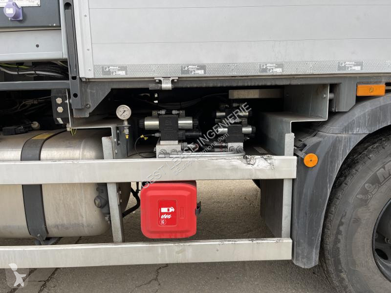 آلة لصيانة الطرق Mercedes  ACTROS 3343