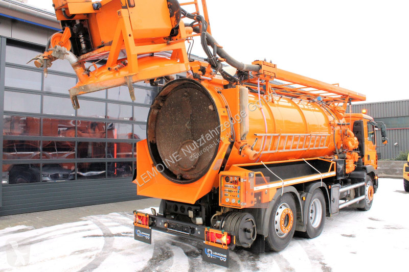 Engin de voirie MAN 26.340 6x2 Müller 13m³ Saug...