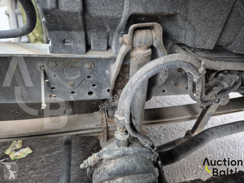 Engin de voirie Mercedes 1216