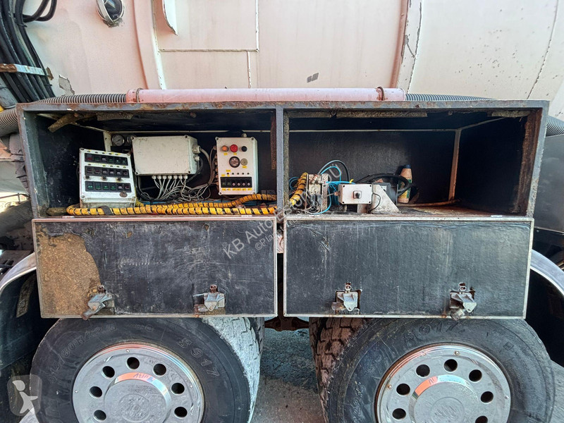 Gemeentevoertuig Volvo 300 6x6 WASTE 4 + CLEAN...