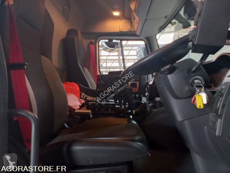 Vehículo de limpieza viaria Renault D