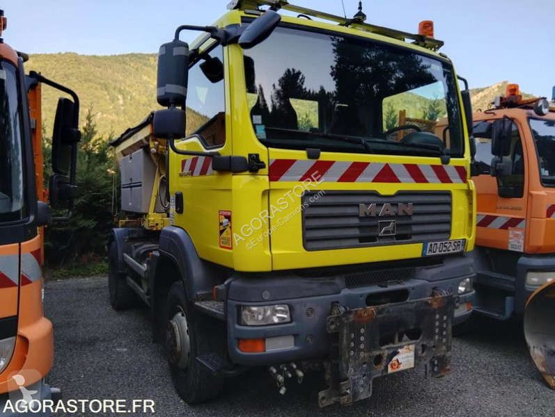 Engin de voirie  15.240