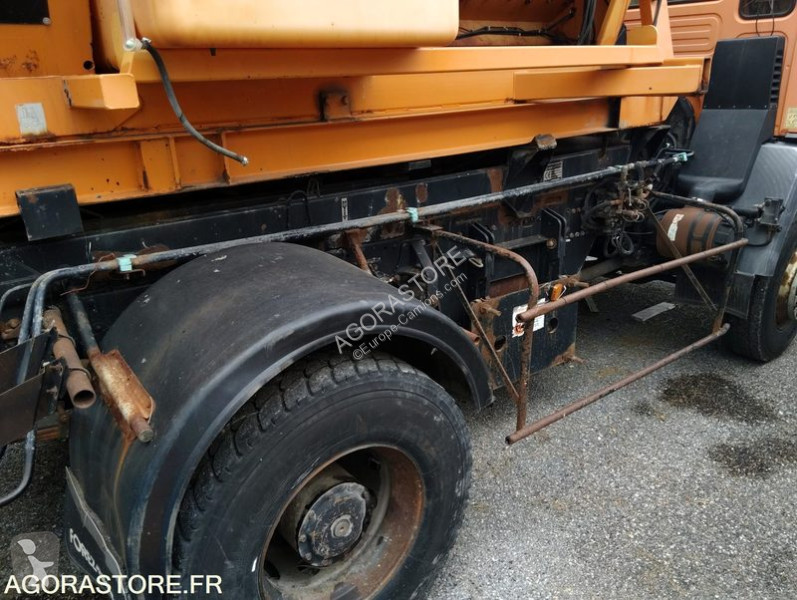 Engin de voirie  18.284