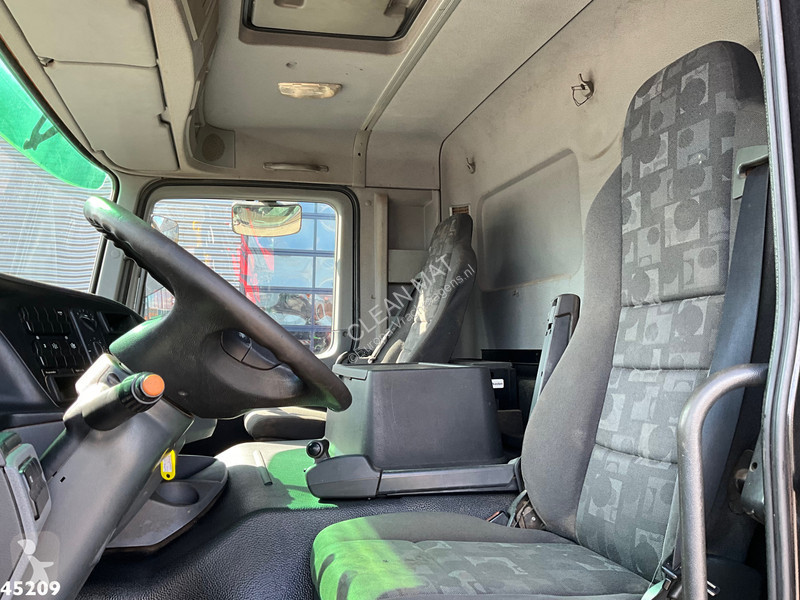 Коммунальная техника  Mercedes 3336 6x4 Euro 3...