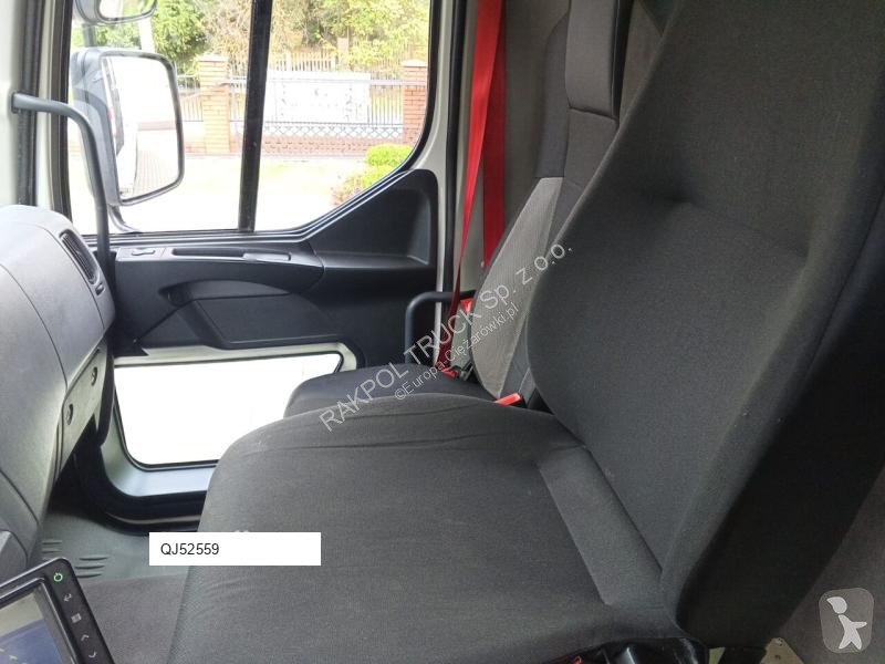 Vehículo de limpieza viaria Renault D19 WIDE