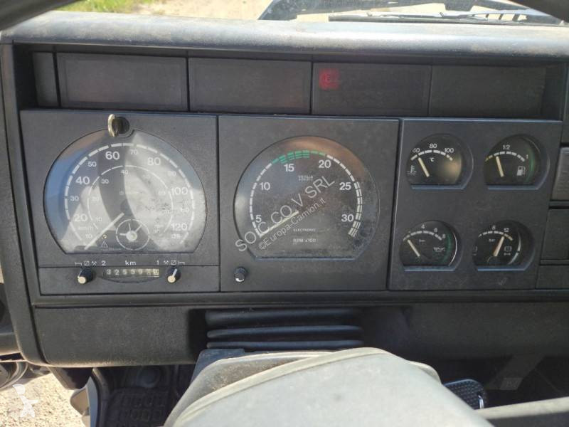 Vehículo de limpieza viaria Iveco 170 E 27