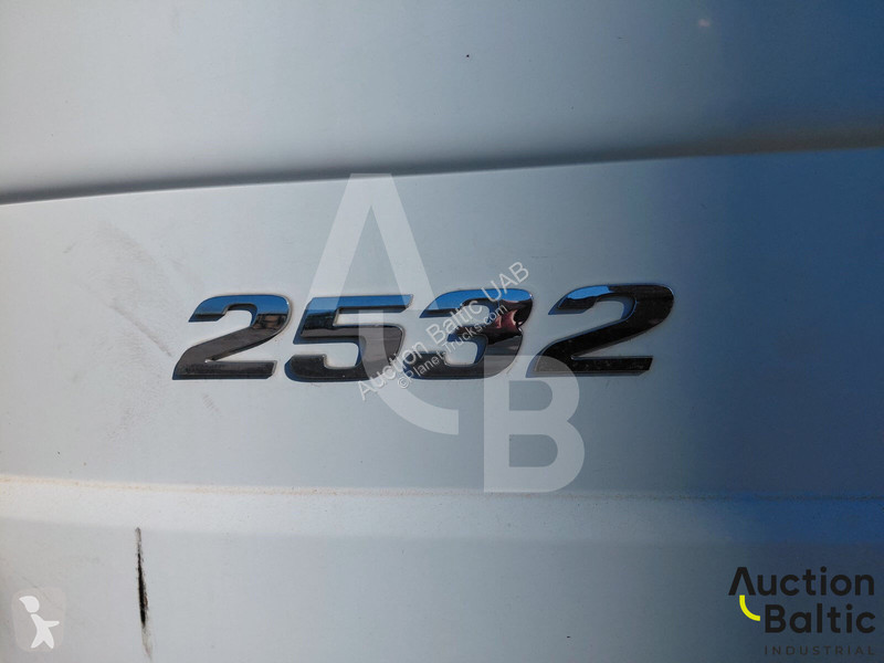 Mercedes 2532 road network trucks
