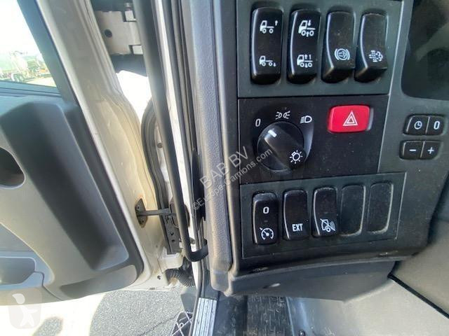 آلة لصيانة الطرق Scania 280
