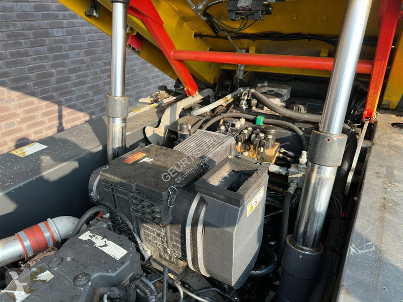 Gemeentevoertuig Johnston CX400 SWEEPING TRUCK/...