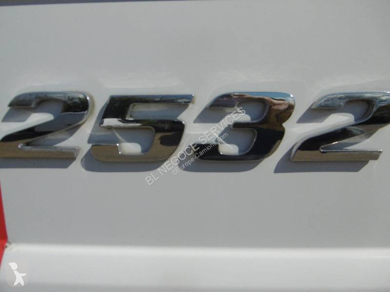 Utilaje pentru drumuri Mercedes
