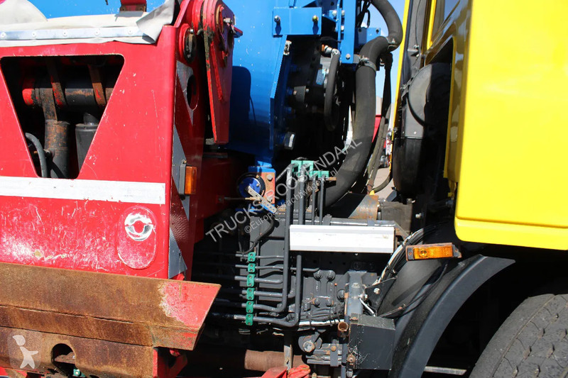 آلة لصيانة الطرق DAF 310 + 6X2 STEERING