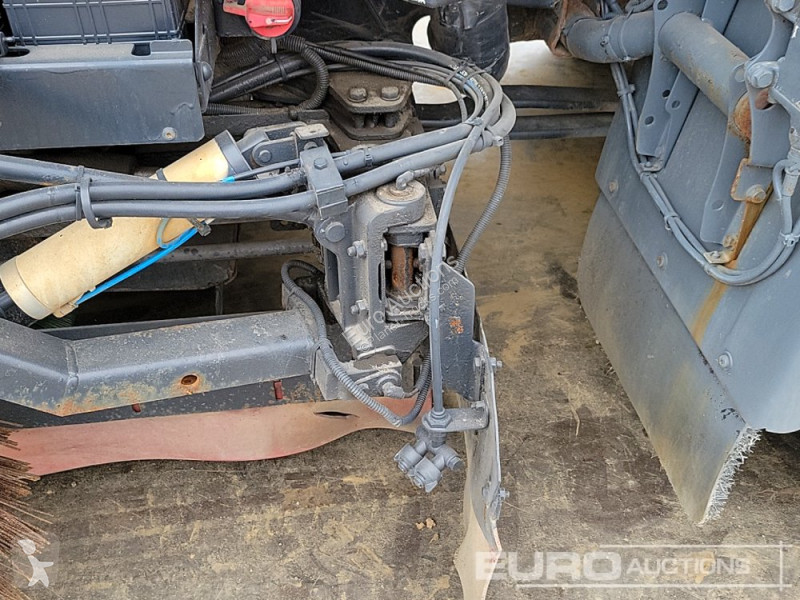 Utilaje pentru drumuri  LF220
