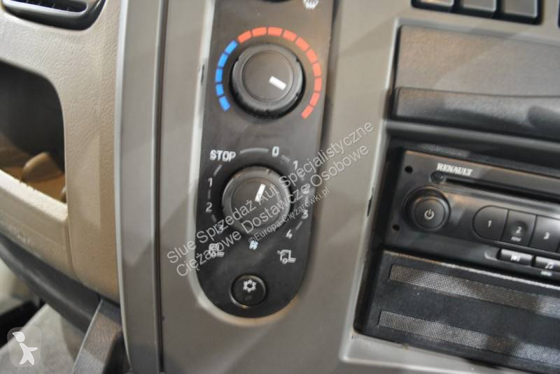 آلة لصيانة الطرق Renault