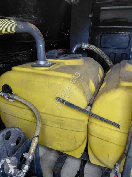 آلة لصيانة الطرق Iveco