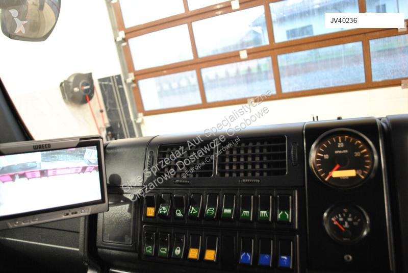 Veicolo per la pulizia delle strade MAN TGM 18.240