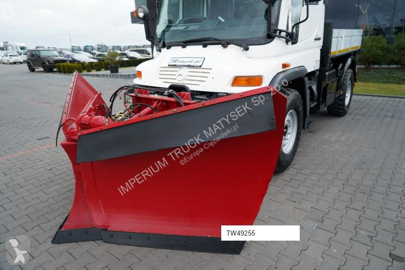 Útfenntartó-és-karbantartógép Mercedes UNIMOG...