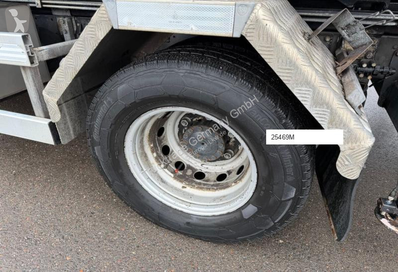 آلة لصيانة الطرق Iveco 676 70C17