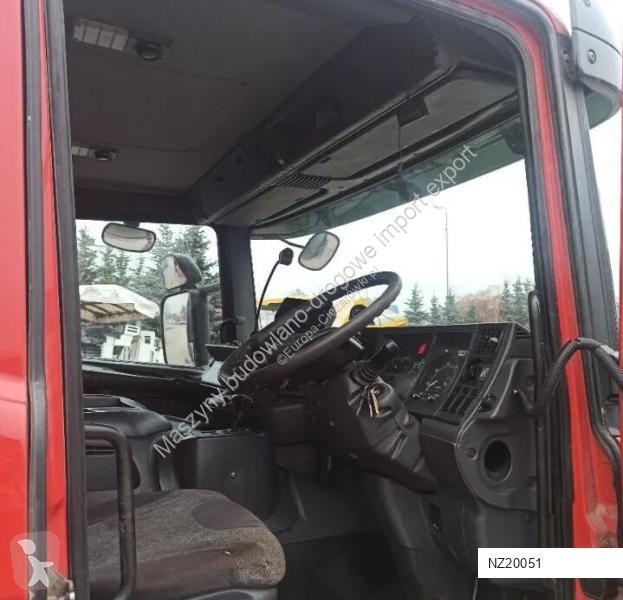 آلة لصيانة الطرق Scania 94 D
