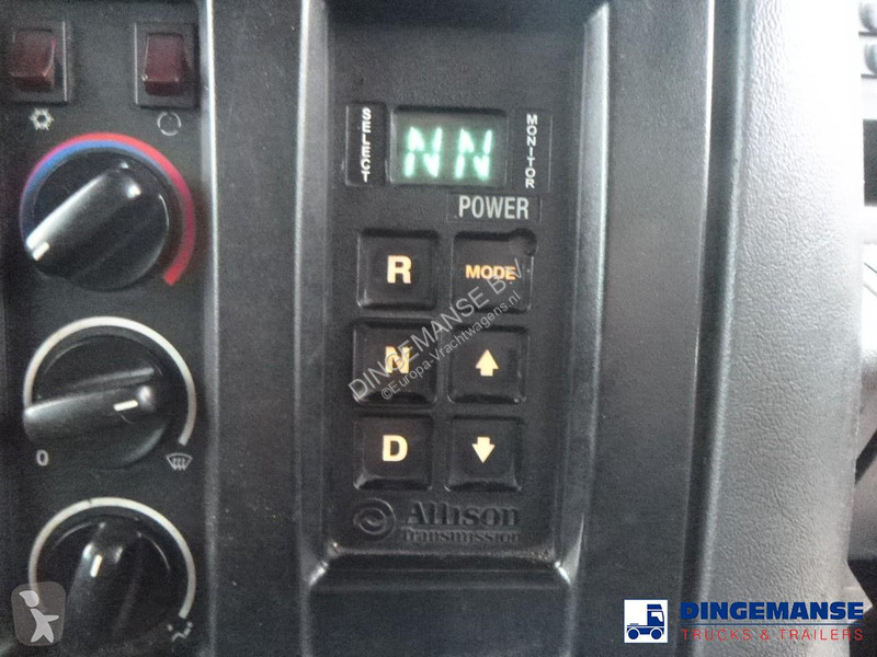آلة لصيانة الطرق Mercedes 3233 8X4 RHD Euro 5...