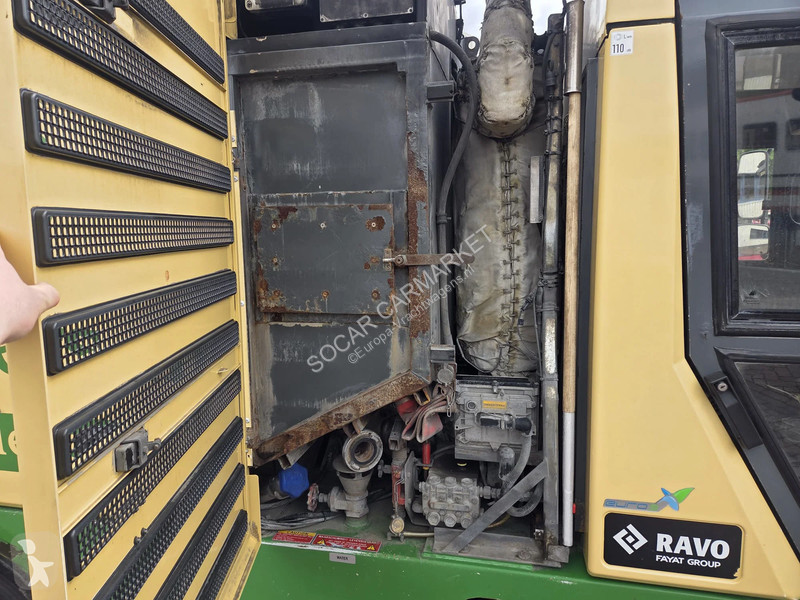 آلة لصيانة الطرق Ravo 580 Sweeper, third arm,...
