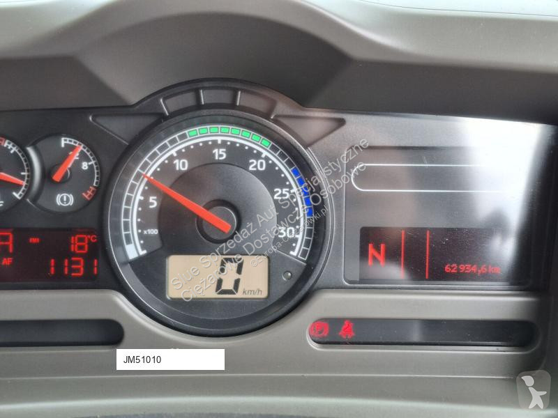 آلة لصيانة الطرق Renault 220