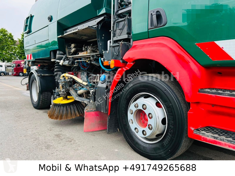 آلة لصيانة الطرق Volvo 250 Bucher Johnston VS...