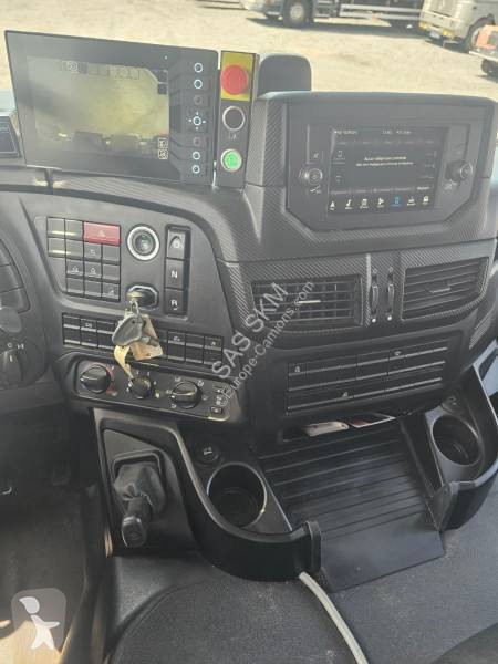 آلة لصيانة الطرق Iveco