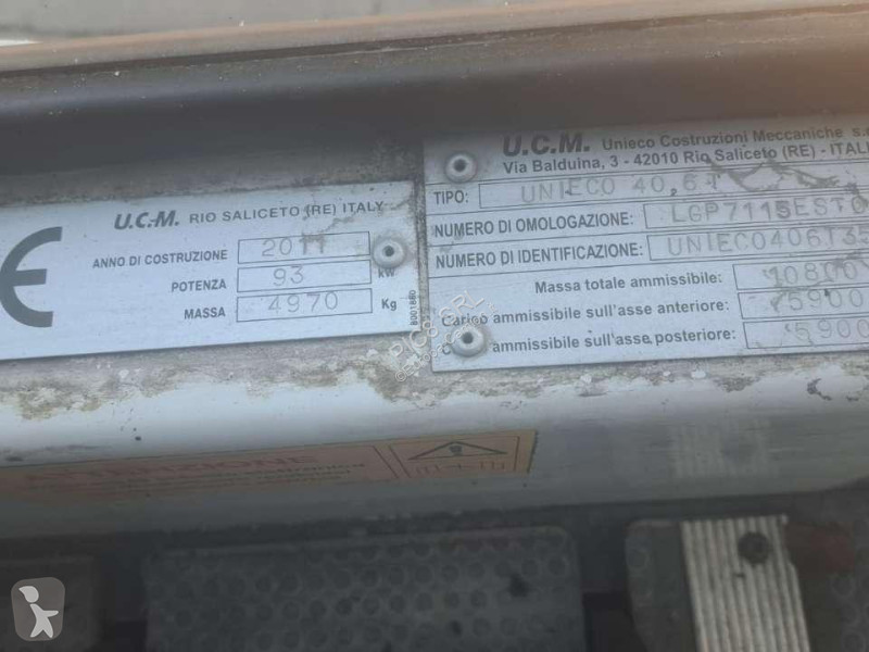 Veicolo per la pulizia delle strade Unieco 40.6T