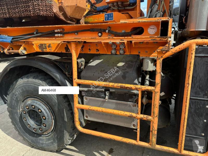 آلة لصيانة الطرق Mercedes Unimog 405/12...