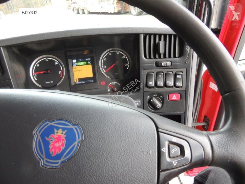 آلة لصيانة الطرق Scania P320