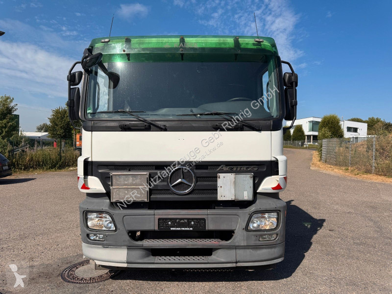 آلة لصيانة الطرق Mercedes 3241 8X4 Kaiser Saug...