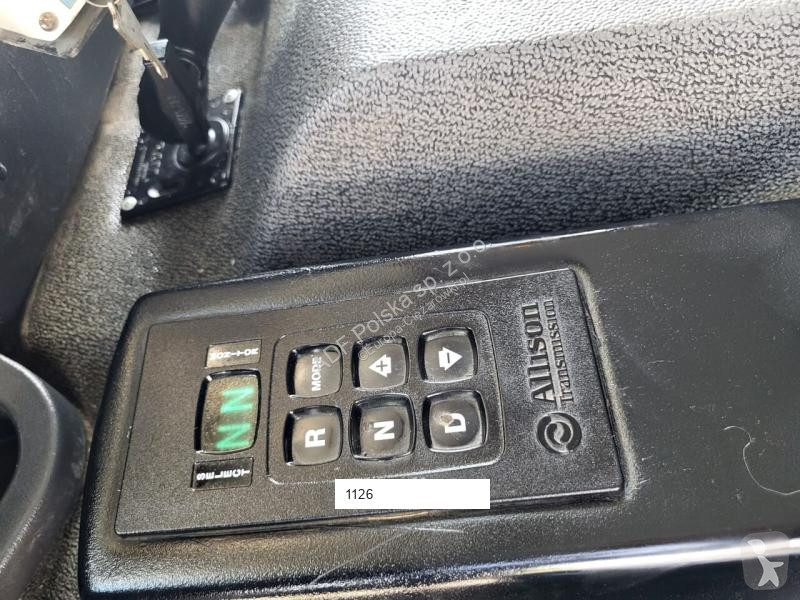 آلة لصيانة الطرق Volvo MF300 L200 15h25