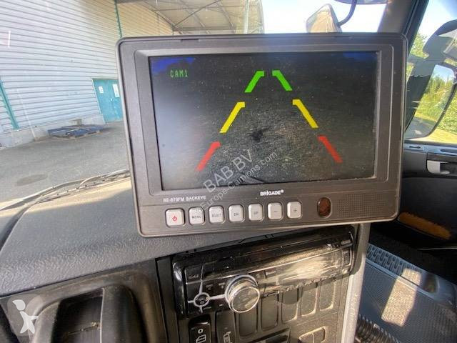 آلة لصيانة الطرق Scania
