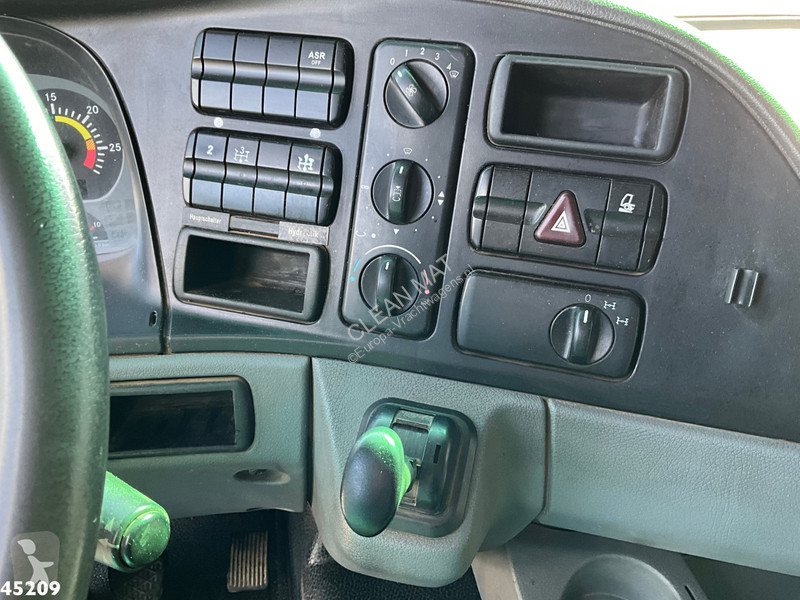 Коммунальная техника  Mercedes 3336 6x4 Euro 3...