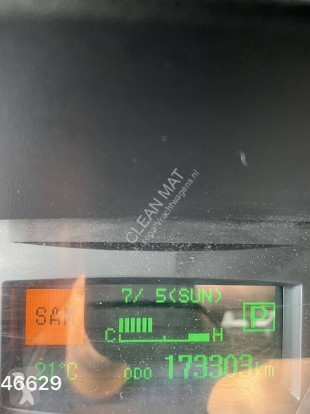 Vehículo de limpieza viaria Fuso 9C18 Zoeller...