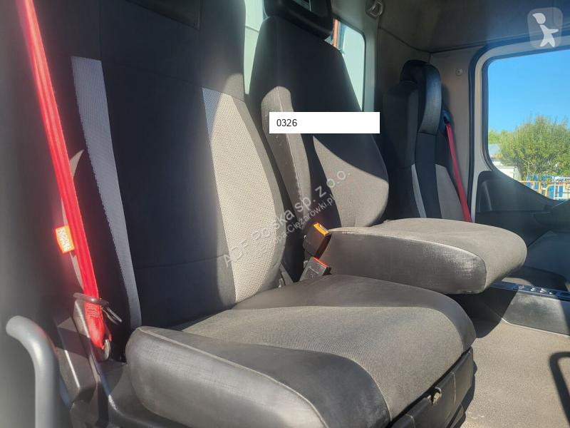 Vehículo de limpieza viaria Renault D Wide /...