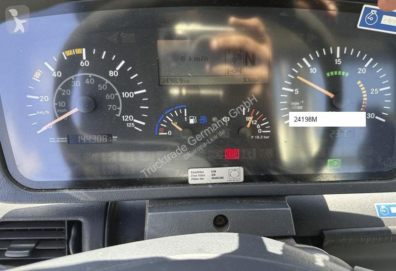 Engin de voirie Mercedes U400