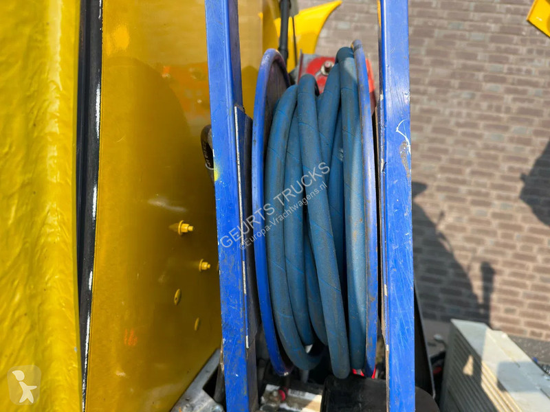 Gemeentevoertuig Johnston CX400 SWEEPING TRUCK/...