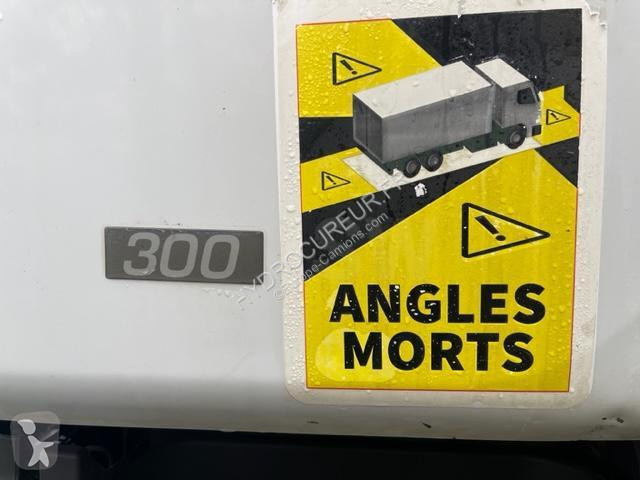 Renault 300 road network trucks