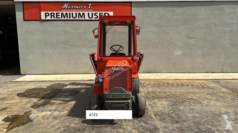 Silniční stroje Kubota F2400