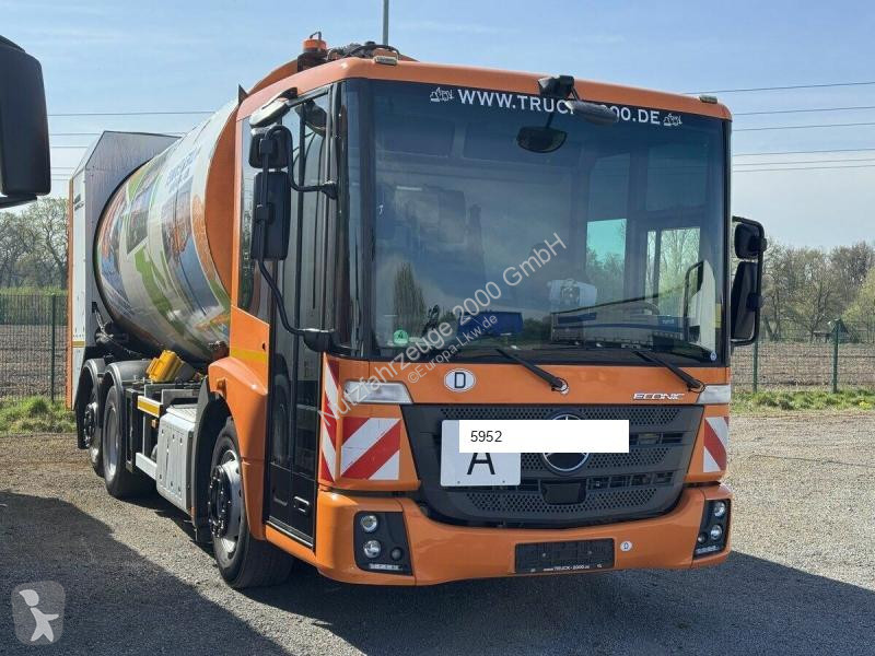 Silniční stroje Mercedes Schüttung System 2301