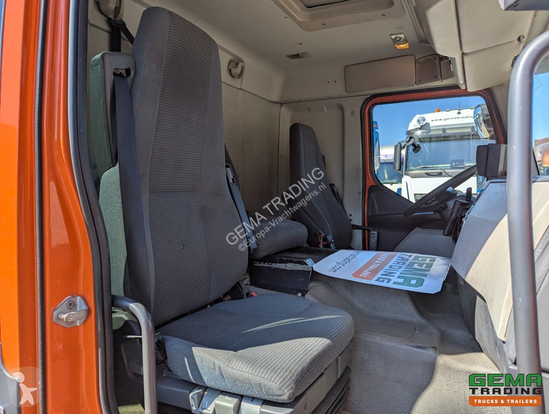 Utilaje pentru drumuri Volvo 300 EEV 6x2/4...