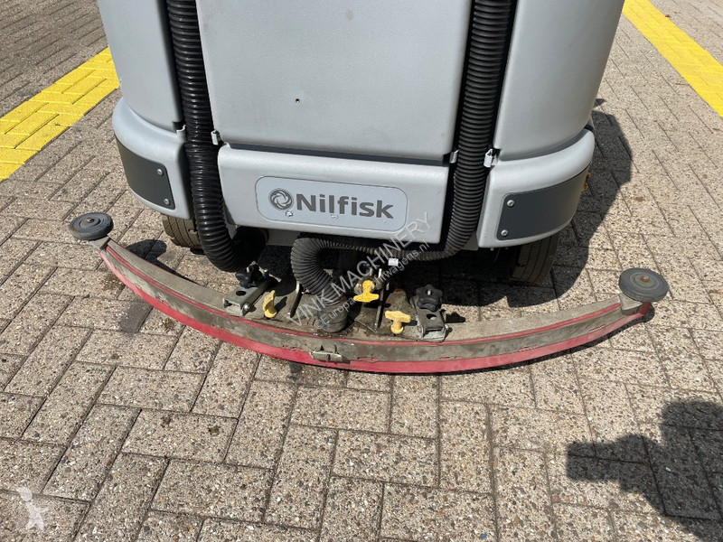 Gemeentevoertuig Nilfisk SC 6500 1300C