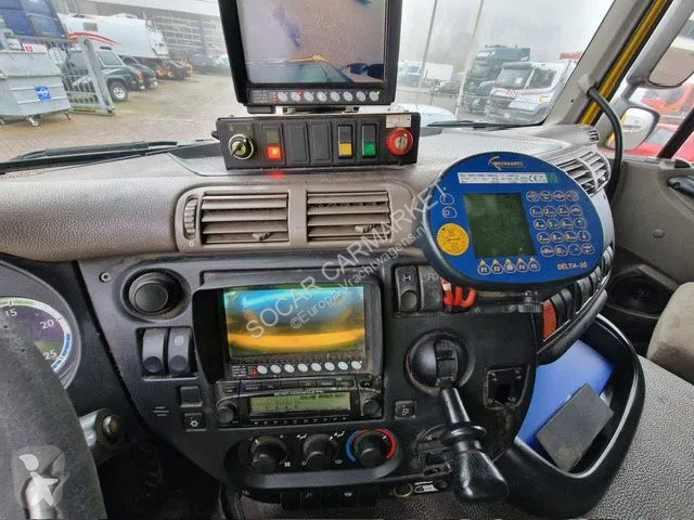 آلة لصيانة الطرق DAF 75310 Carbage truck 23 M³...