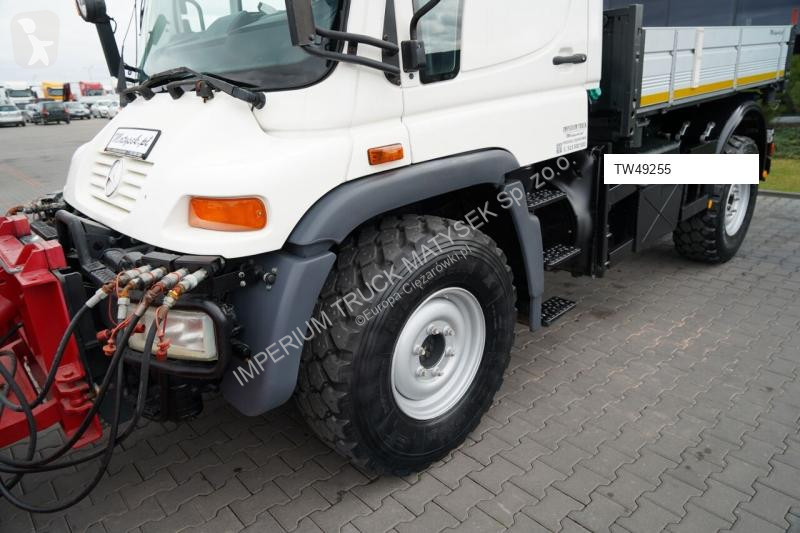 Útfenntartó-és-karbantartógép Mercedes UNIMOG...