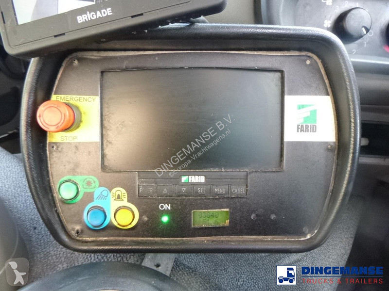 آلة لصيانة الطرق DAF 55220 4X2 RHD Farid refuse...