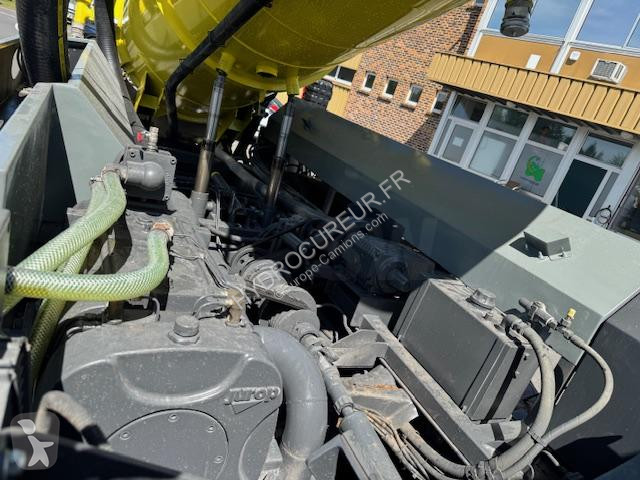 آلة لصيانة الطرق Renault 260